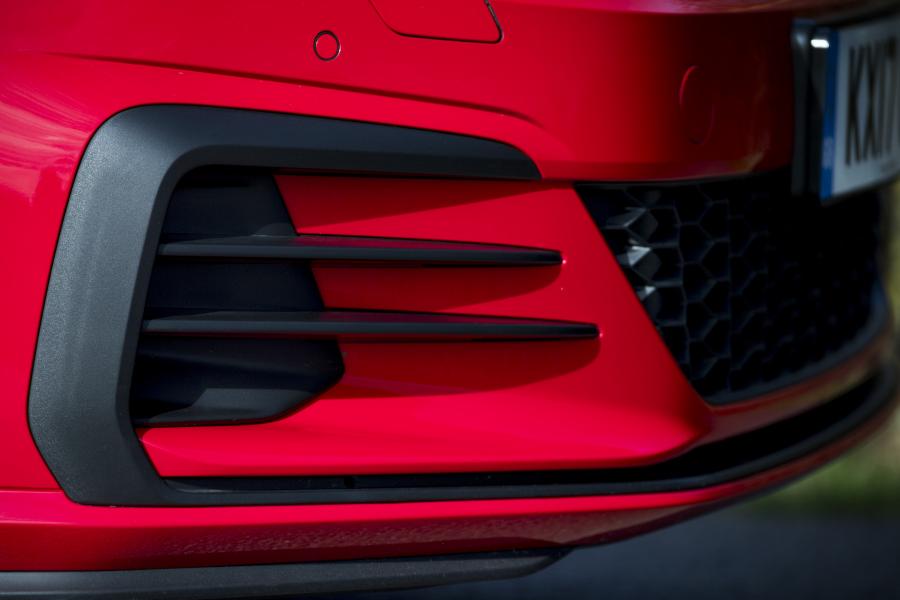 Детали экстерьера Volkswagen Golf GTi 5-Door 2017 года  (UK) (фото 17 из 28)
